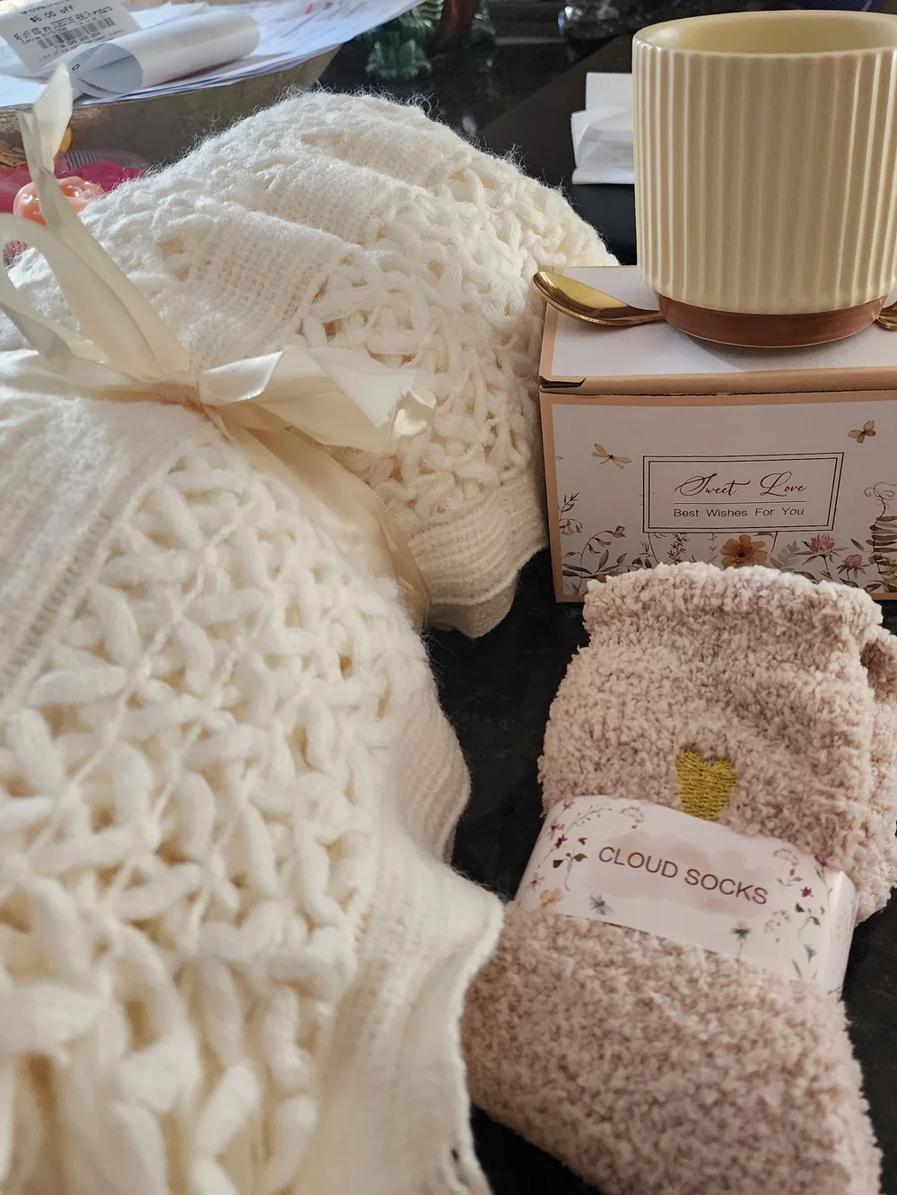✨️🤍Cozy Self-Care Spa Gift Bundle | Blanket, Mug, Candle, Soap & Cloud Socks |